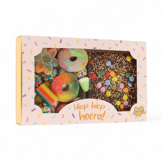 Cadeaupakketje | Hiep Hiep Hoera! | Rainbow snoep & chocolade